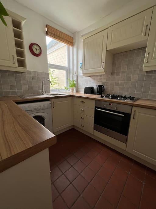 2025 Award Winner Liverpool Strawberry House - 3 Bedrooms Exterior photo